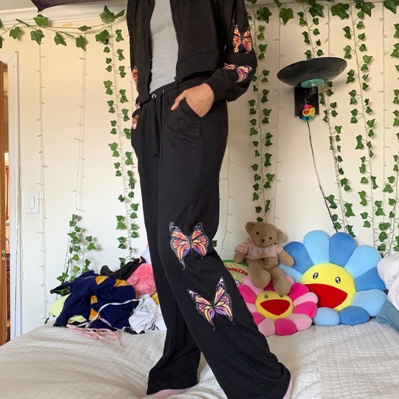 Missguided Butterfly Tracksuit / Sweatsuit - Picture 3 of 4